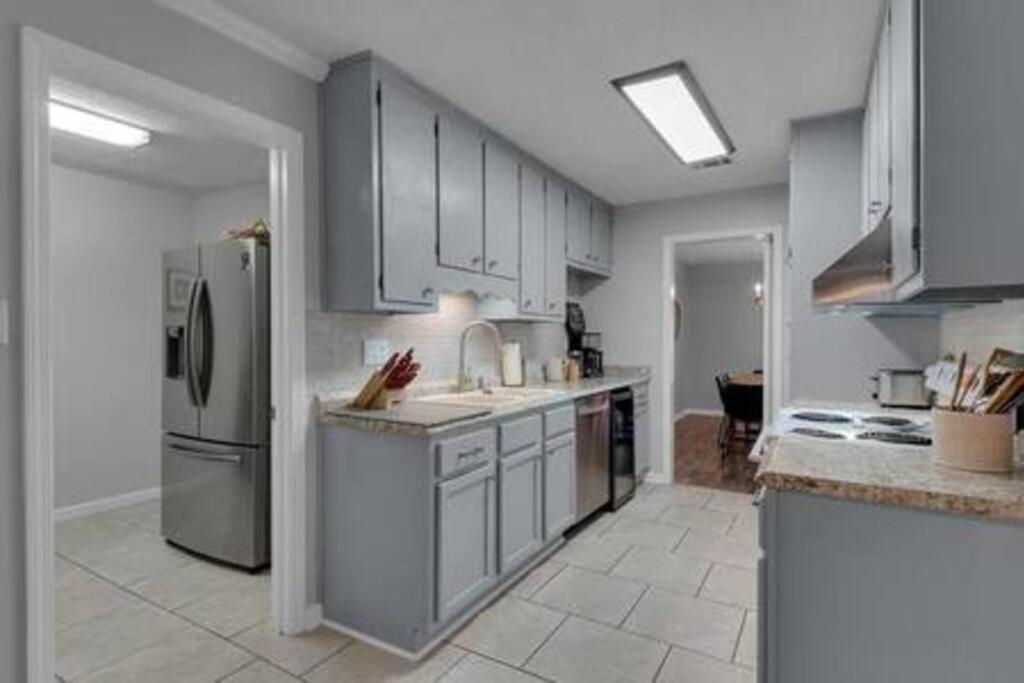Quiet Relaxing Home - Close To Downtown & Beach 4Br-2Bt Pensacola Buitenkant foto