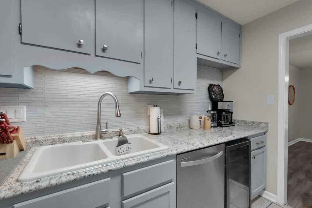 Quiet Relaxing Home - Close To Downtown & Beach 4Br-2Bt Pensacola Buitenkant foto