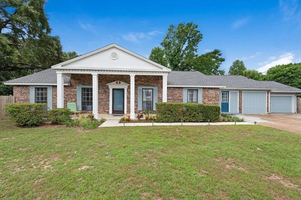 Quiet Relaxing Home - Close To Downtown & Beach 4Br-2Bt Pensacola Buitenkant foto