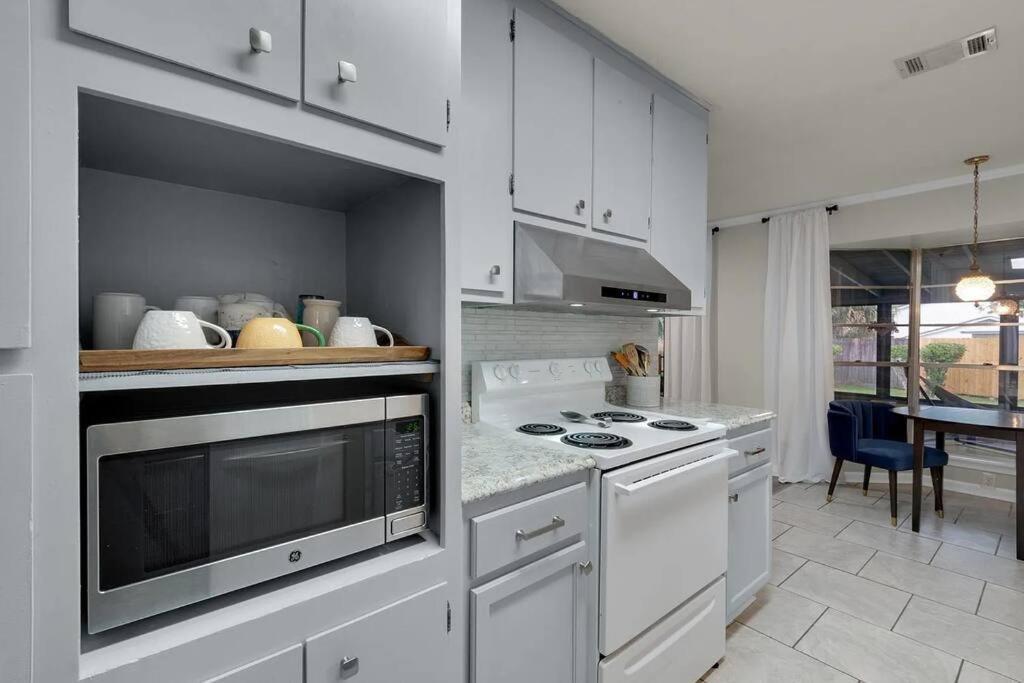 Quiet Relaxing Home - Close To Downtown & Beach 4Br-2Bt Pensacola Buitenkant foto